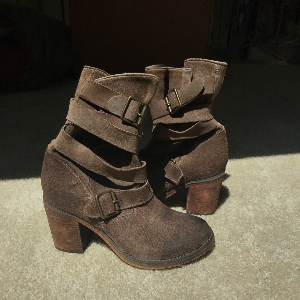 Steve Madden wrap around boots